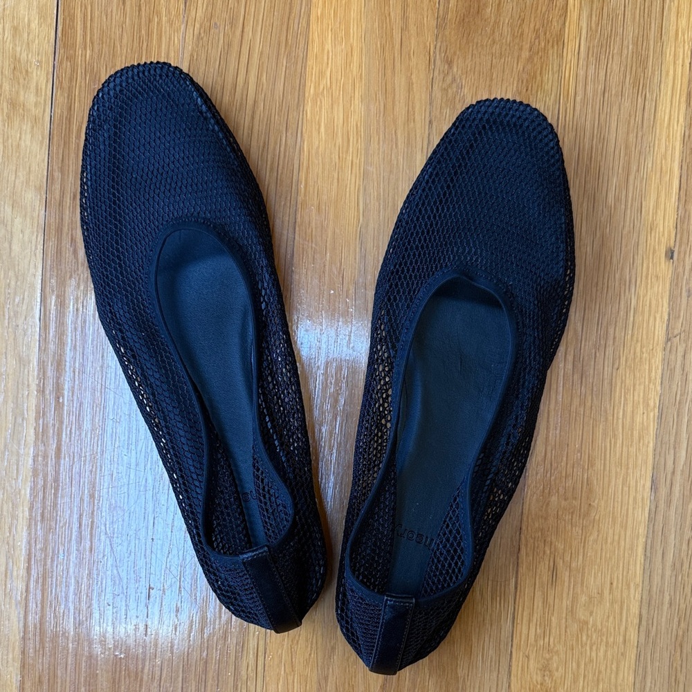Brand new Theory Black Mesh Flats